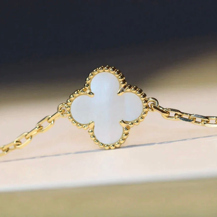 [Aurelle Style]CLOVER 20 MOTIFS WHITE MOP NECKLACE