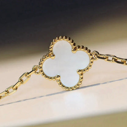 [Aurelle Style]CLOVER 20 MOTIFS WHITE MOP NECKLACE