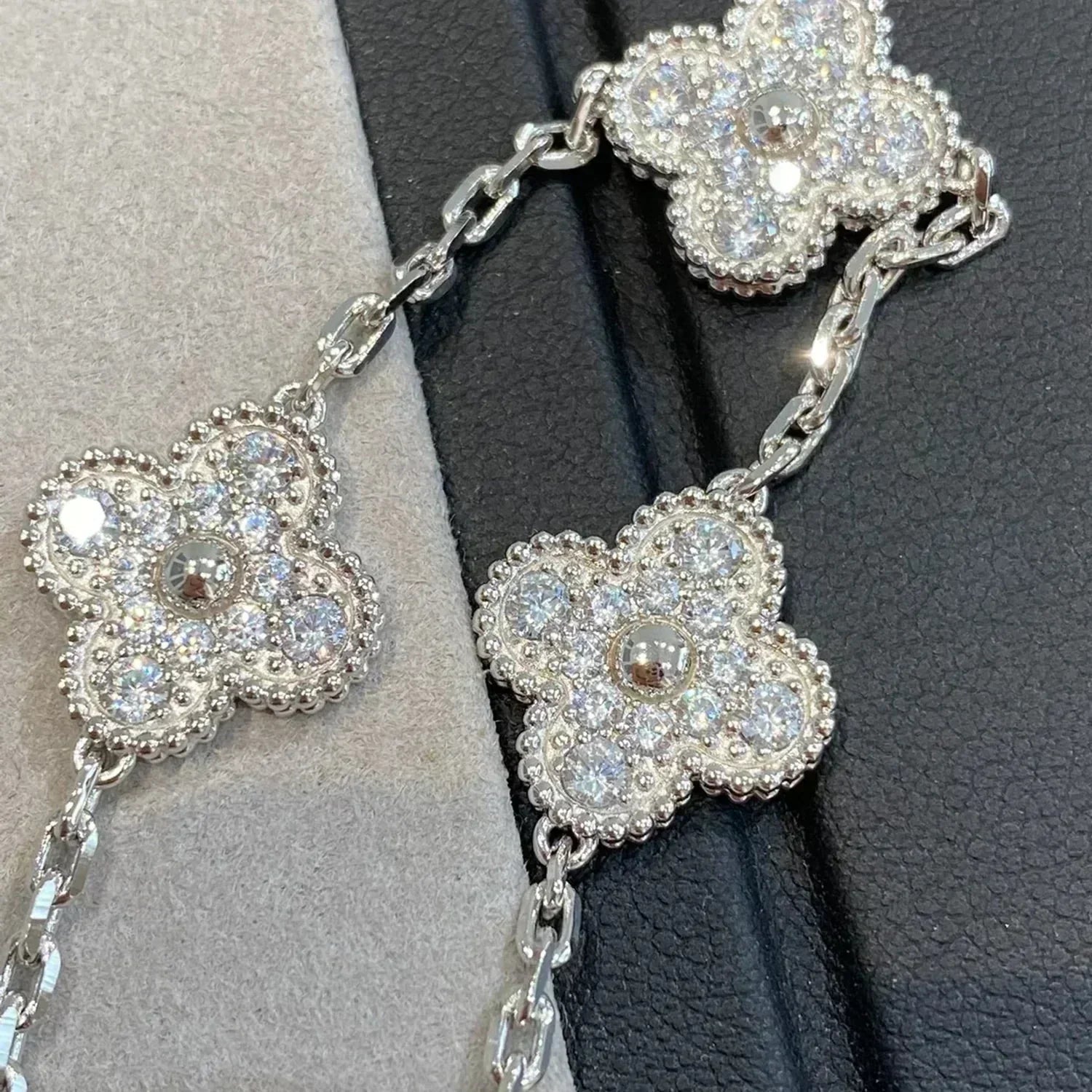 [Aurelle Style] CLOVER 5 MOTIF FULL DIAMOND BRACELET COLLECTION