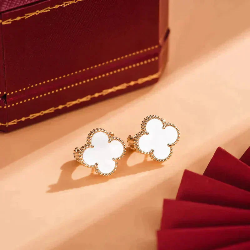 [Aurelle Style]CLOVER MEDIUM 1 MOTIFS  WHITE MOP STUD EARRINGS
