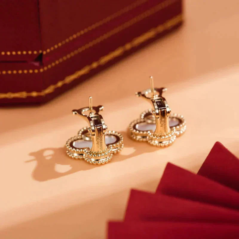 [Aurelle Style]CLOVER MEDIUM 1 MOTIFS  WHITE MOP STUD EARRINGS