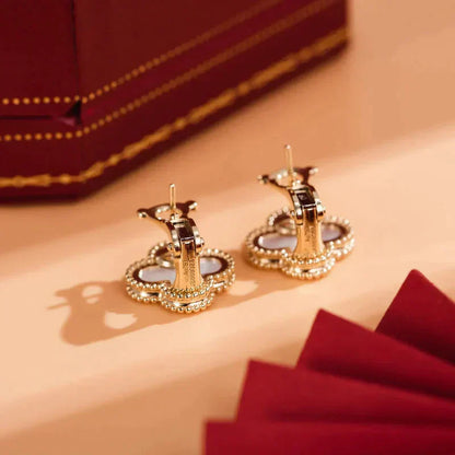 [Aurelle Style]CLOVER MEDIUM 1 MOTIFS  WHITE MOP STUD EARRINGS