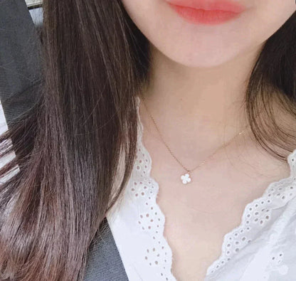 [Aurelle Style]CLOVER MINI 9.5MM WHITE MOTHER-OF-PEARL NECKLACE