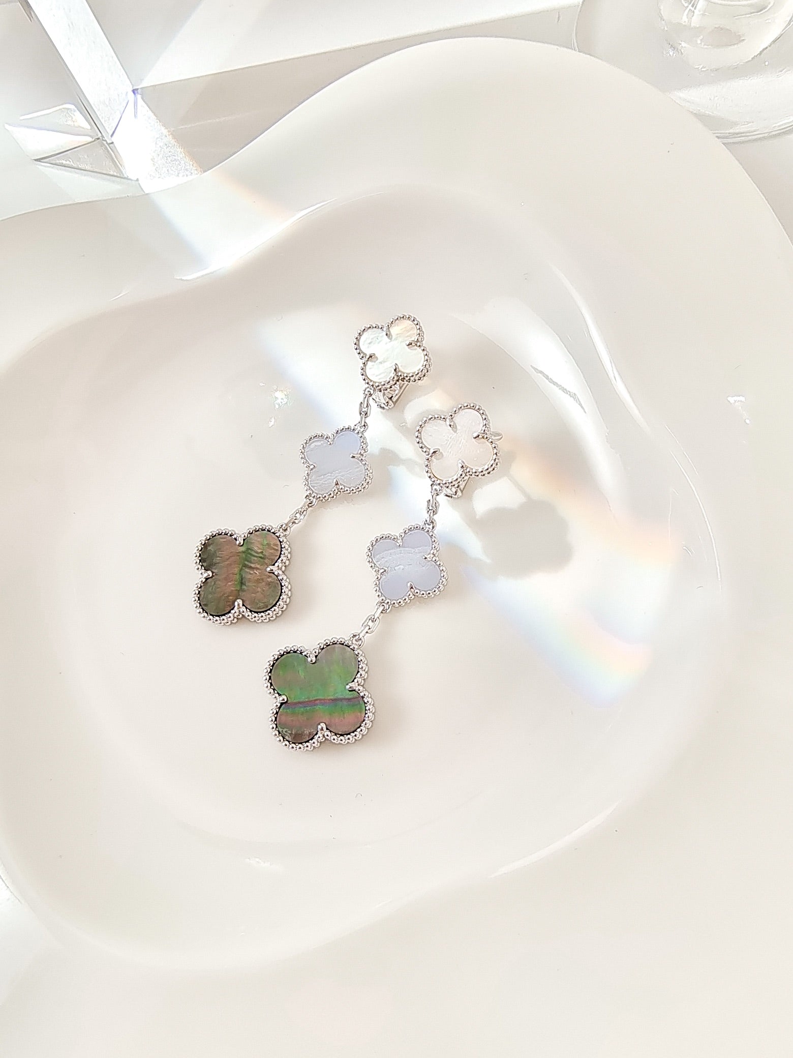 [Aurelle Style]CLOVER 3 MOTIFS CHALCEDONY DARK MOP SILVER EARRINGS
