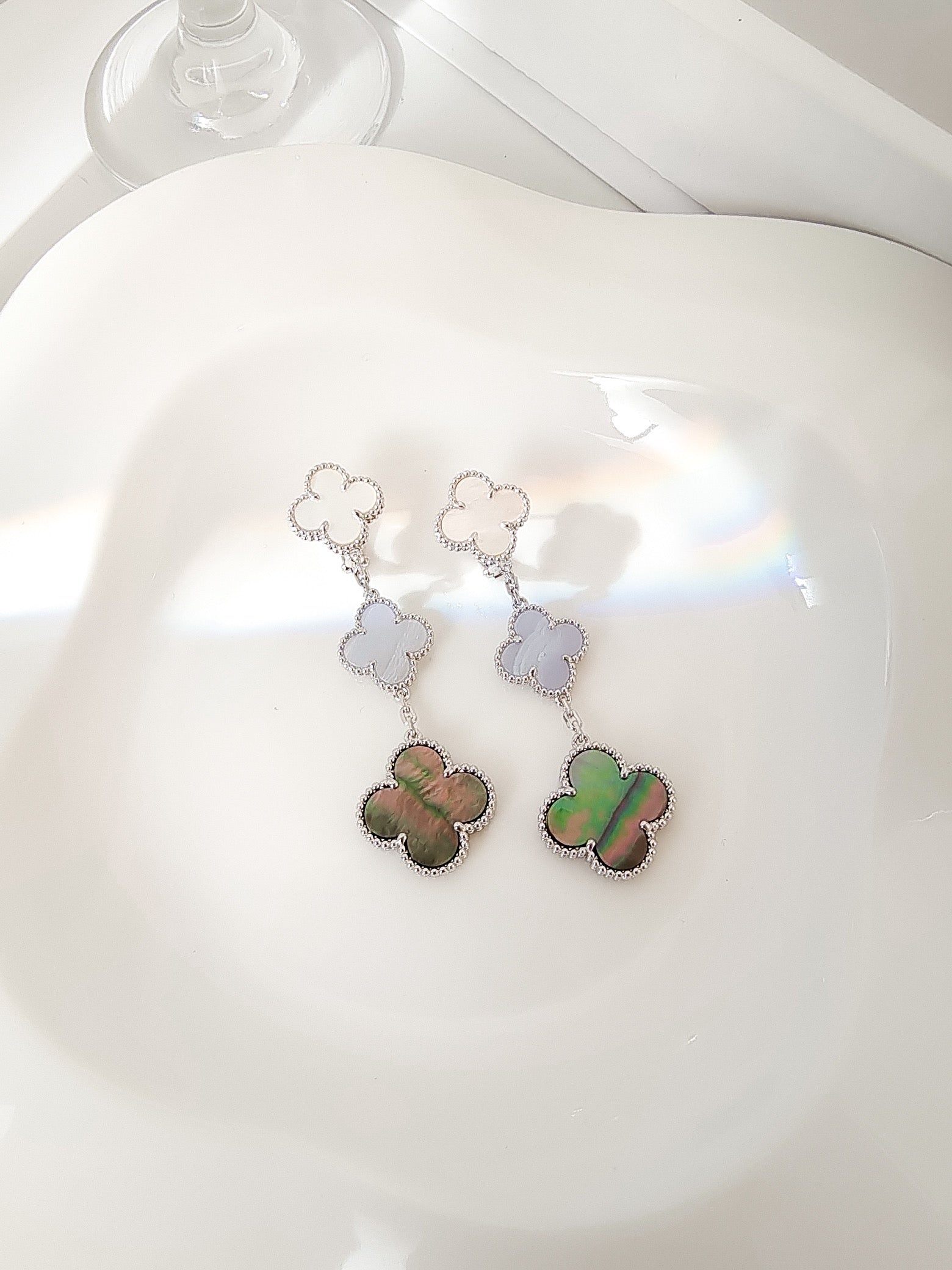 [Aurelle Style]CLOVER 3 MOTIFS CHALCEDONY DARK MOP SILVER EARRINGS