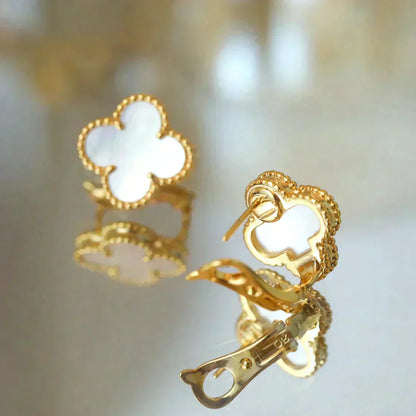 [Aurelle Style]CLOVER MEDIUM 1 MOTIFS  WHITE MOP STUD EARRINGS