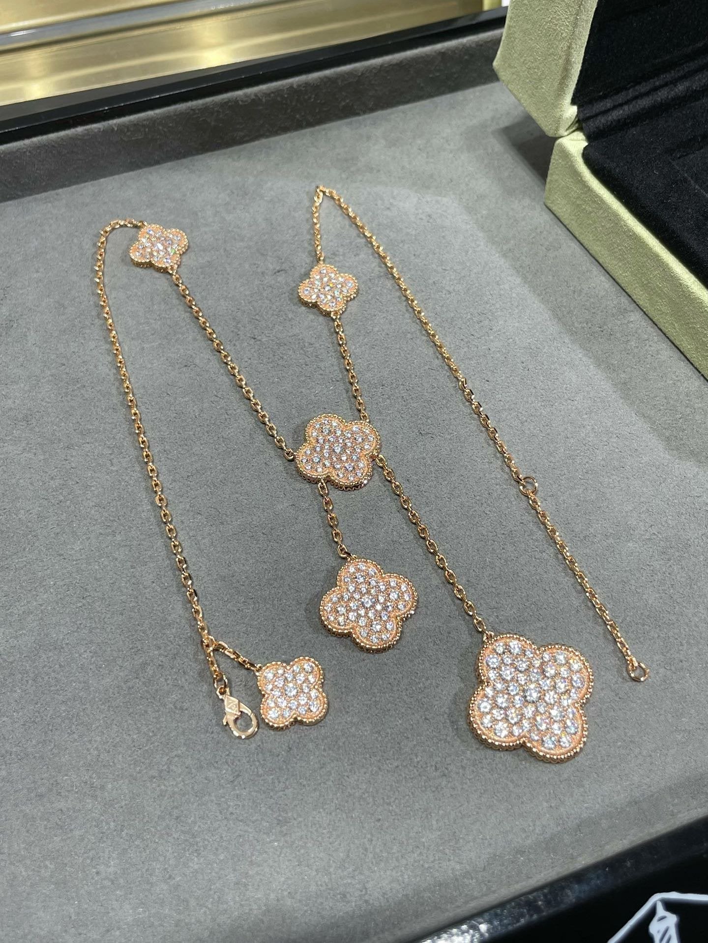 [Aurelle Style]CLOVER 6 MOTIF DIAMOND PAVED NECKLACE