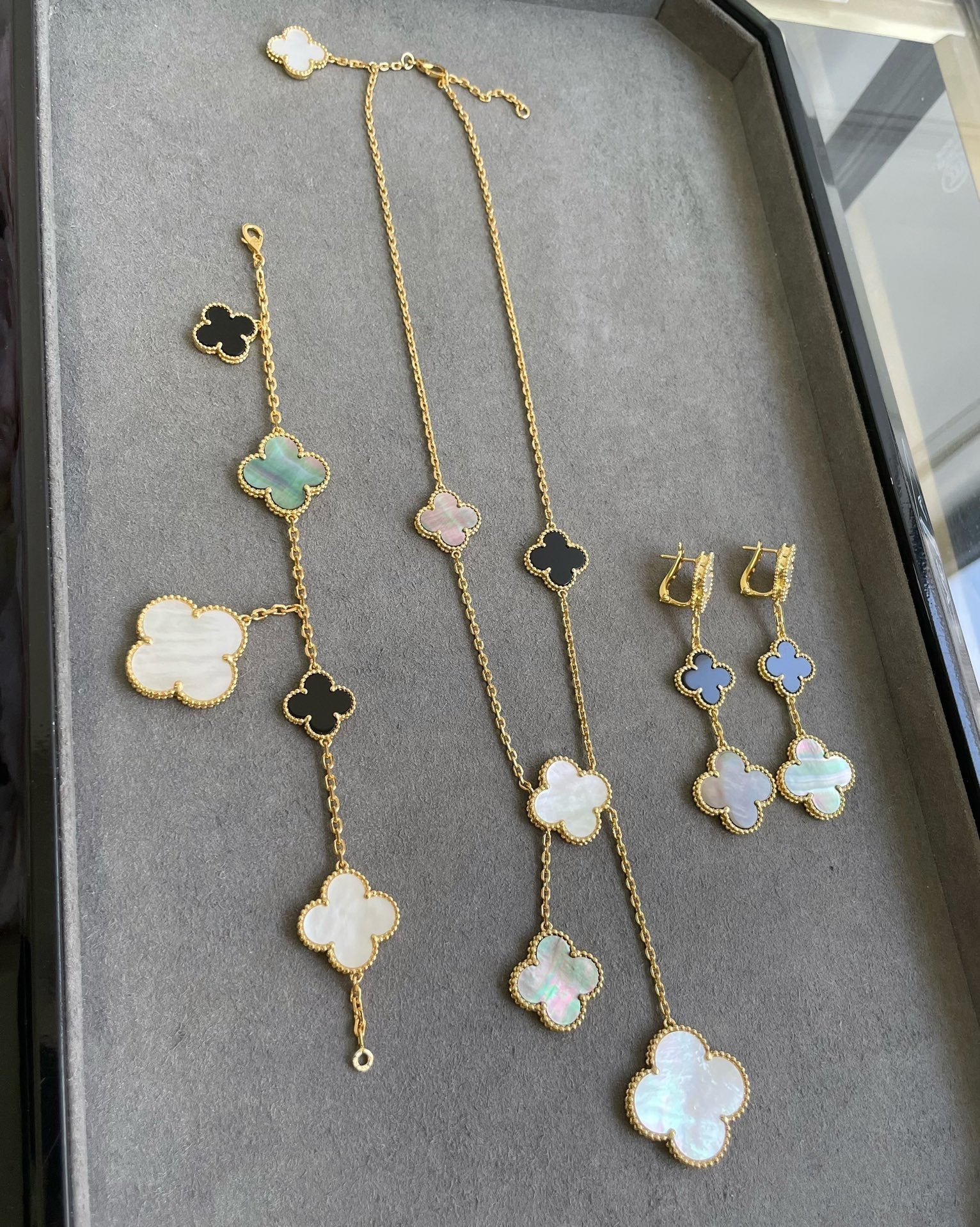 [Aurelle Style]CLOVER 3 MOTIF MOP ONYX DARK MOP PINK GOLD EARRINGS