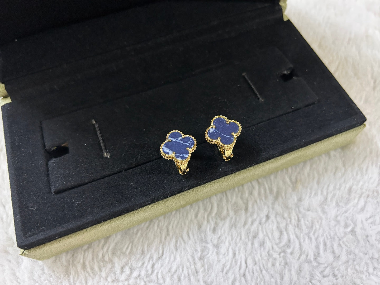 [Aurelle Style]CLOVER PIETERSITE MEDIUM STUD EARRINGS