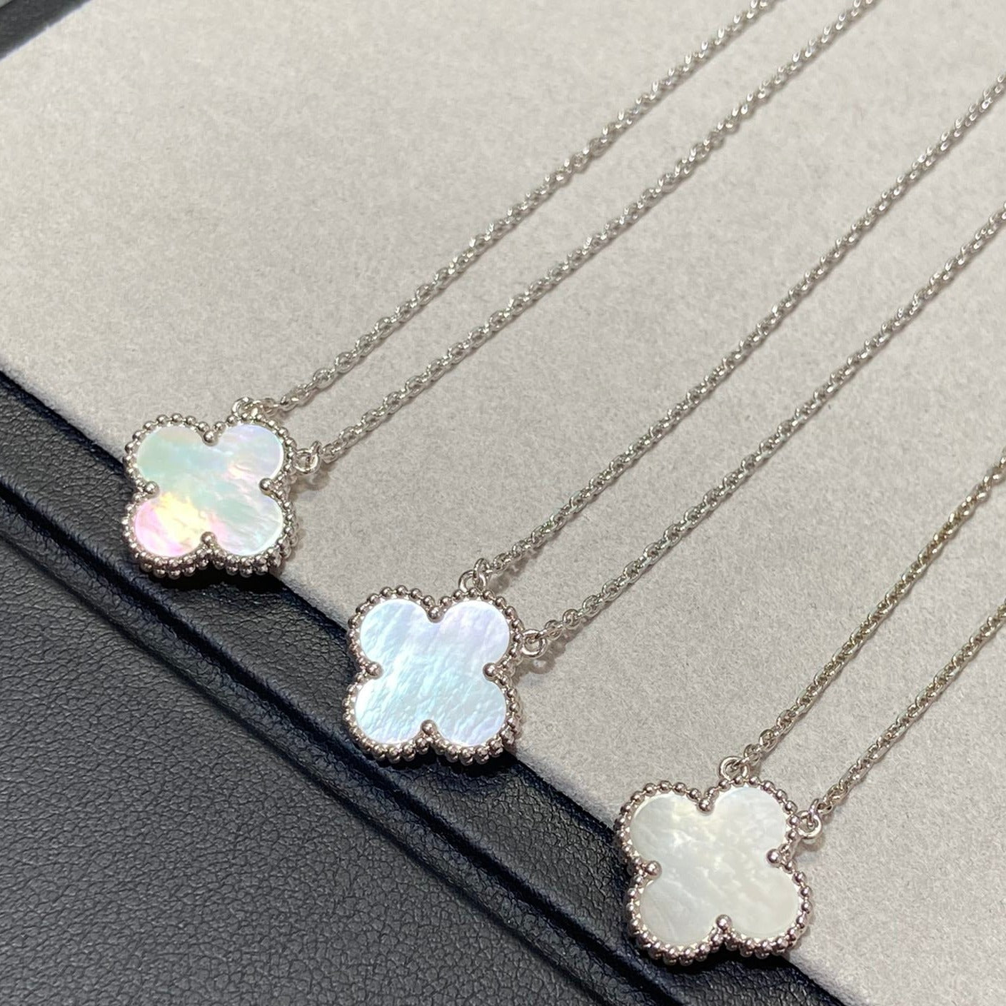 [Aurelle Style]CLOVER MEDIUM SILVER WHITE MOP NECKLACE