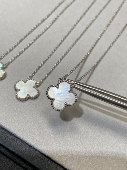 [Aurelle Style]CLOVER MEDIUM SILVER WHITE MOP NECKLACE