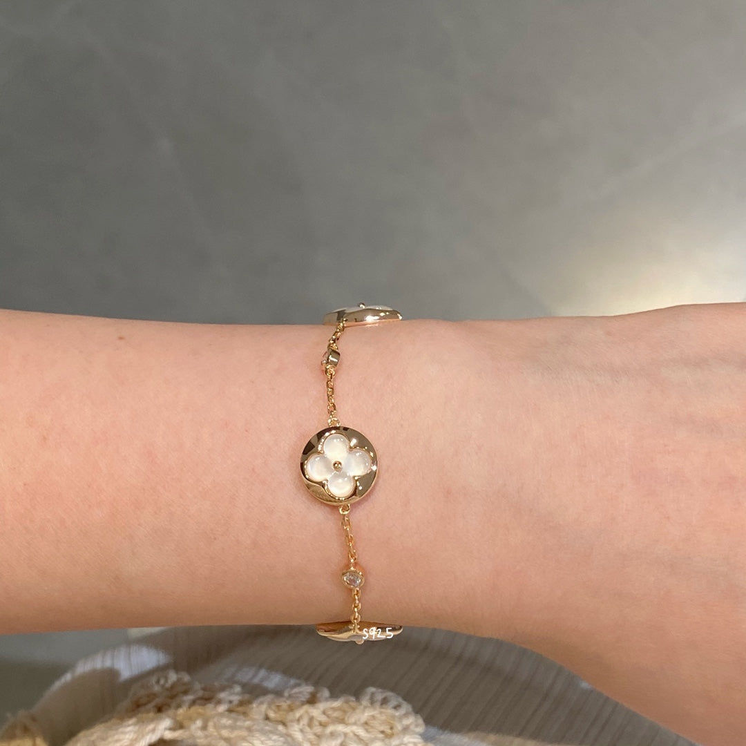 [Aurelle Style]STAR AND SUN 4 MOTIF WHITE MOP PINK GOLD BRACELET