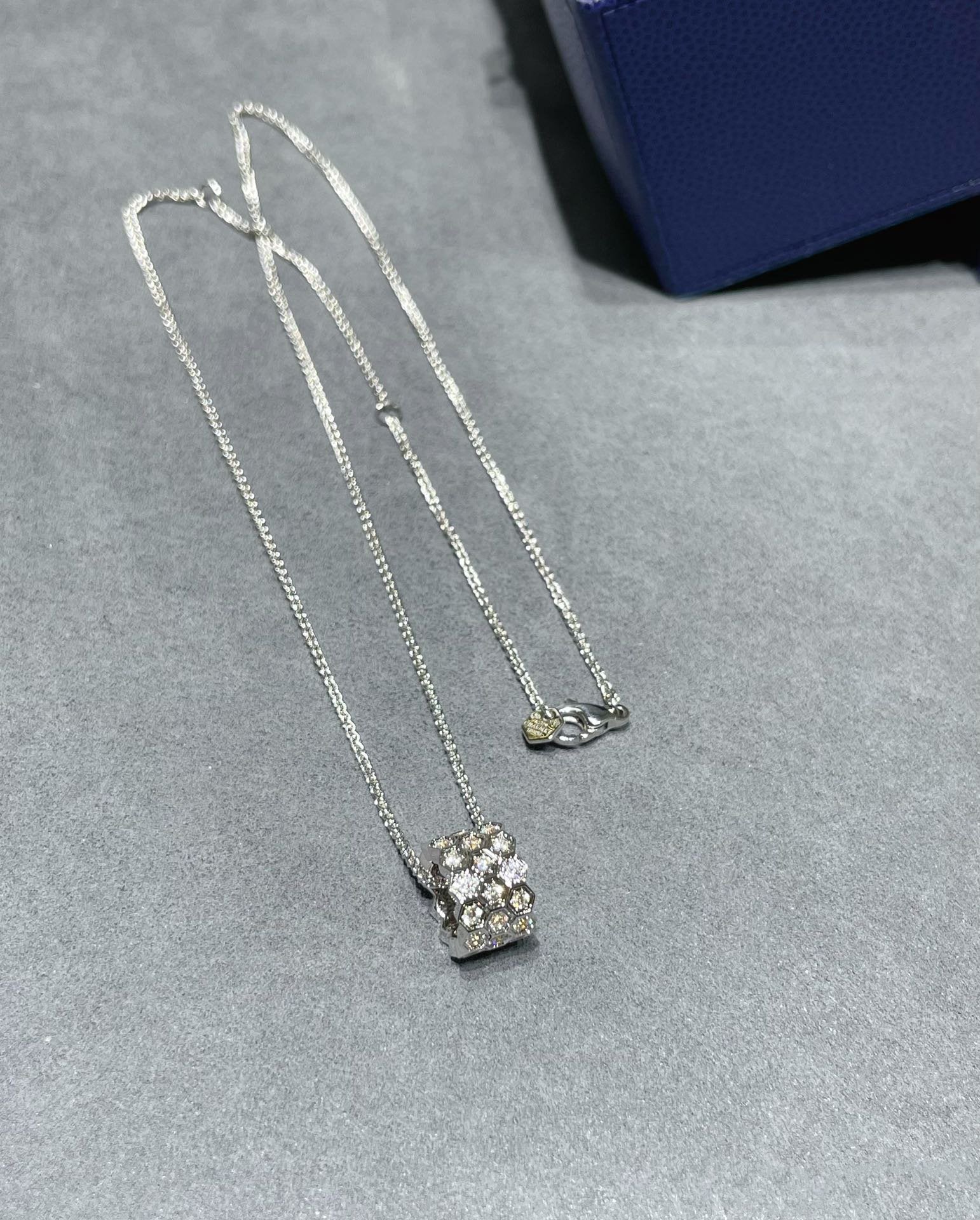 [Aurelle Style]BEE LOVE DIAMOND PAVED 3 ROW NECKLACE