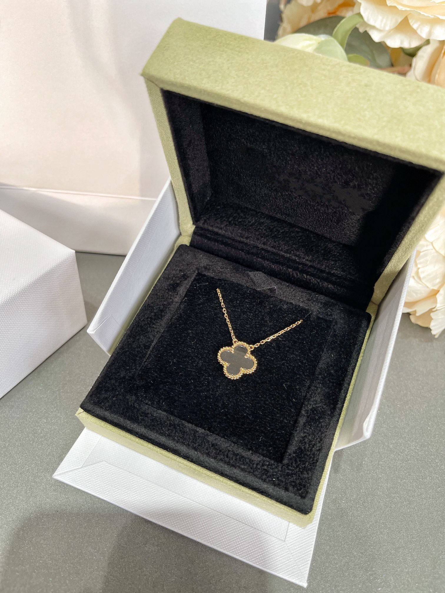 [Aurelle Style]CLOVER ROCK CRYSTAL ROSE GOLD NECKLACE