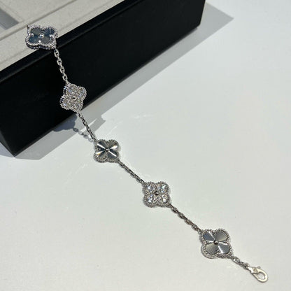 [Aurelle Style] CLOVER 5 MOTIF LASER BRACELET COLLECTION