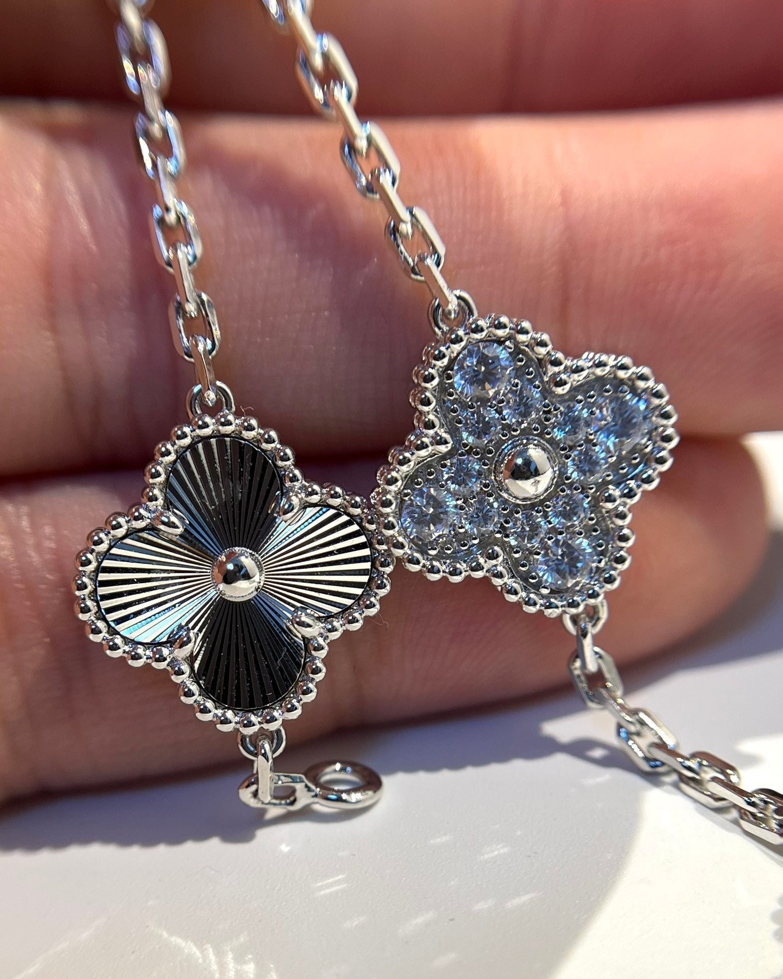 [Aurelle Style] CLOVER 5 MOTIF LASER BRACELET COLLECTION