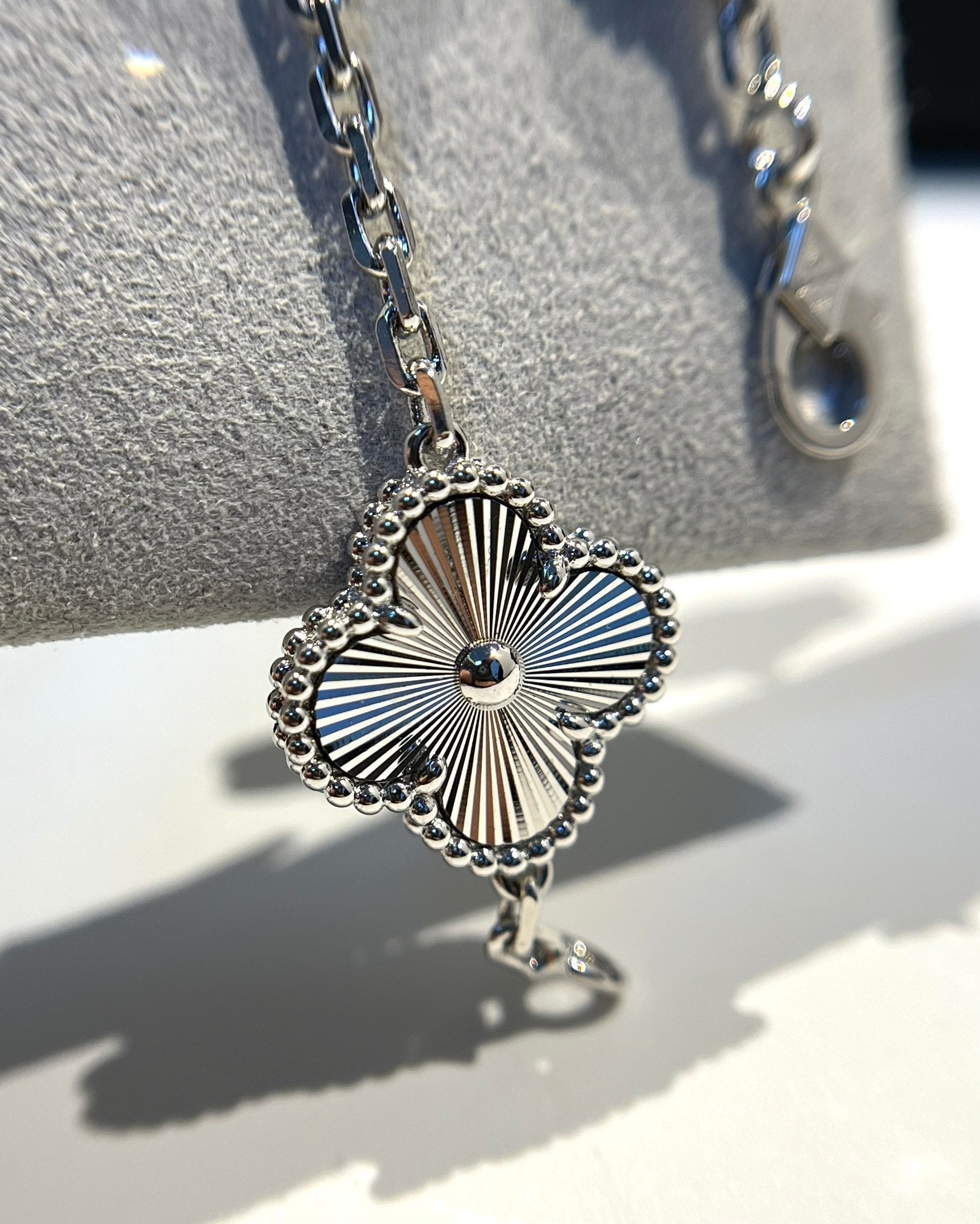 [Aurelle Style] CLOVER 5 MOTIF LASER BRACELET COLLECTION