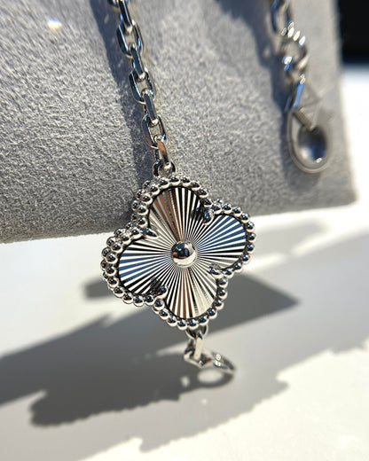 [Aurelle Style] CLOVER 5 MOTIF LASER BRACELET COLLECTION
