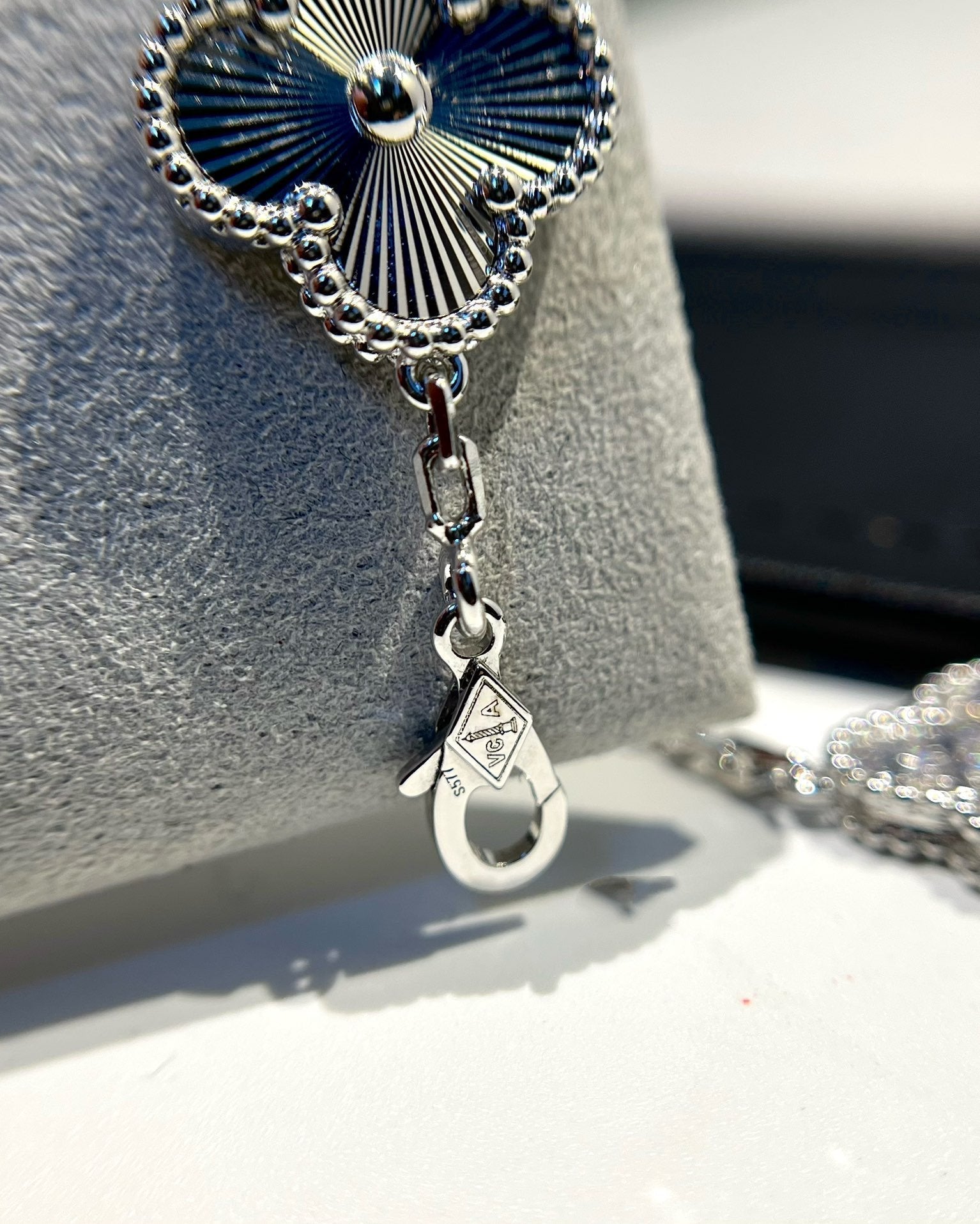 [Aurelle Style] CLOVER 5 MOTIF LASER BRACELET COLLECTION