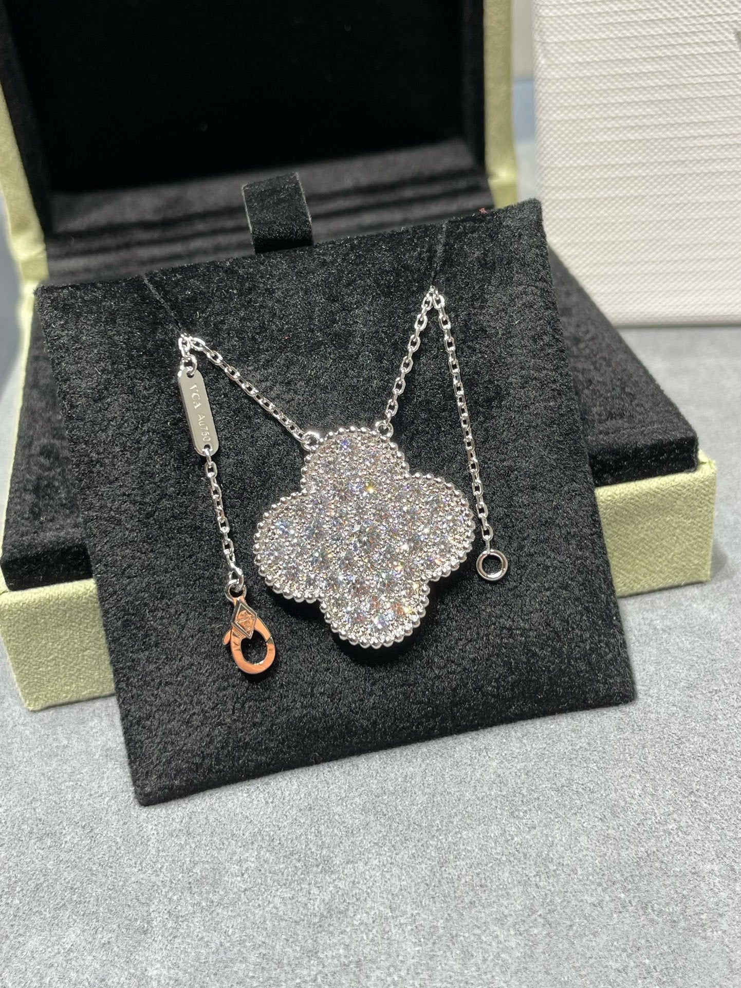 [Aurelle Style]CLOVER 25MM LARGE PENDANT DIAMOND PAVED SILVER NECKLACE
