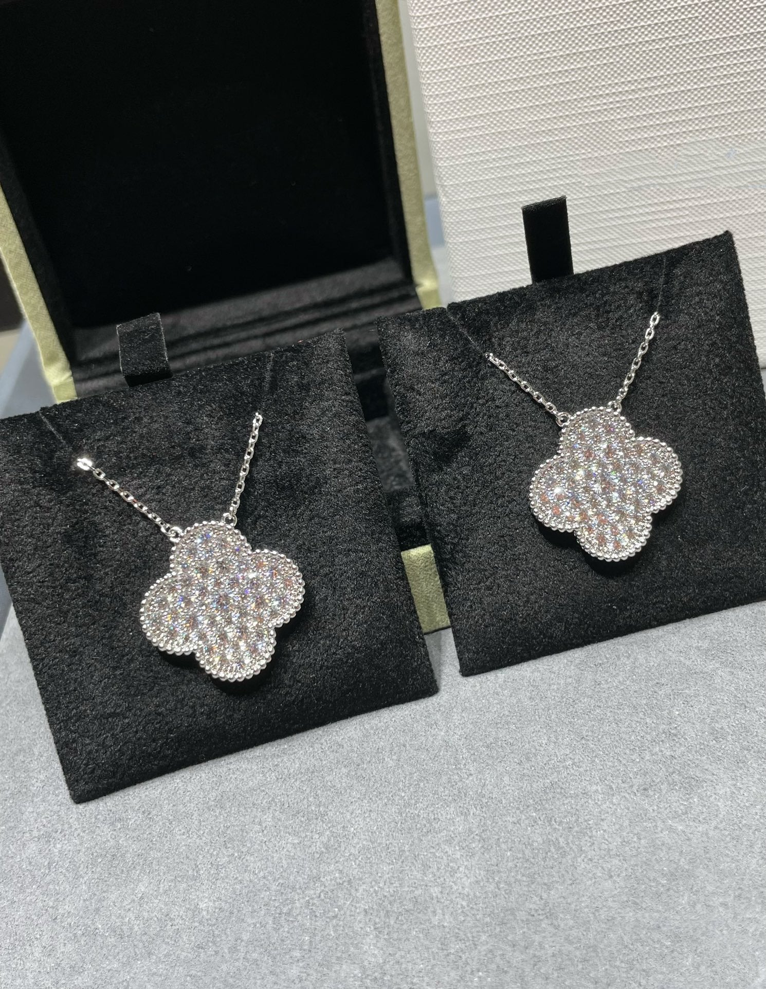 [Aurelle Style]CLOVER 25MM LARGE PENDANT DIAMOND PAVED SILVER NECKLACE