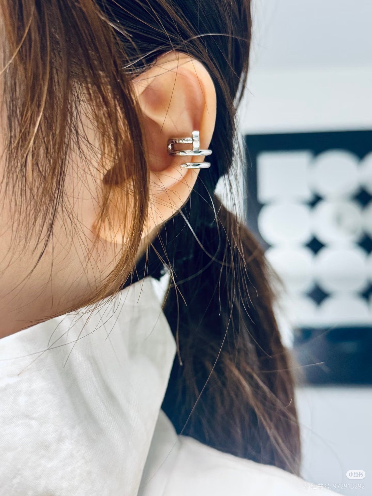 [TOP]Single-ear clip
