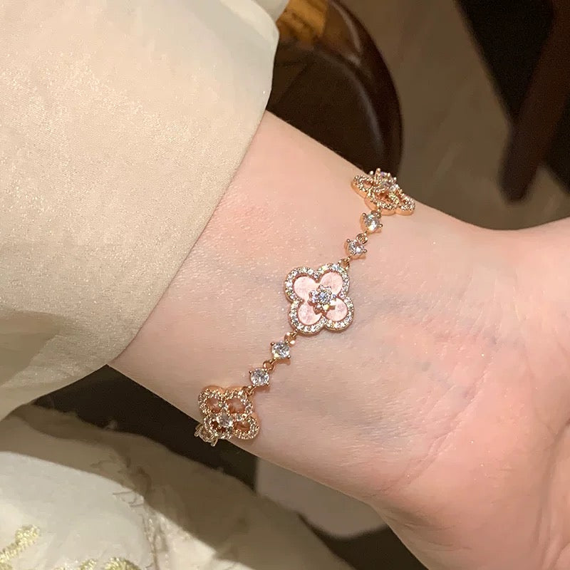 [Aurelle Style]CLOVER 5 MOTIF PINK BLUE RED WHITE BRACELET