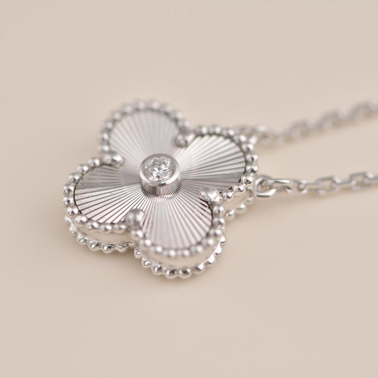 [Aurelle Style]CLOVER  15MM DIAMOND LASER NECKLACE SILVER