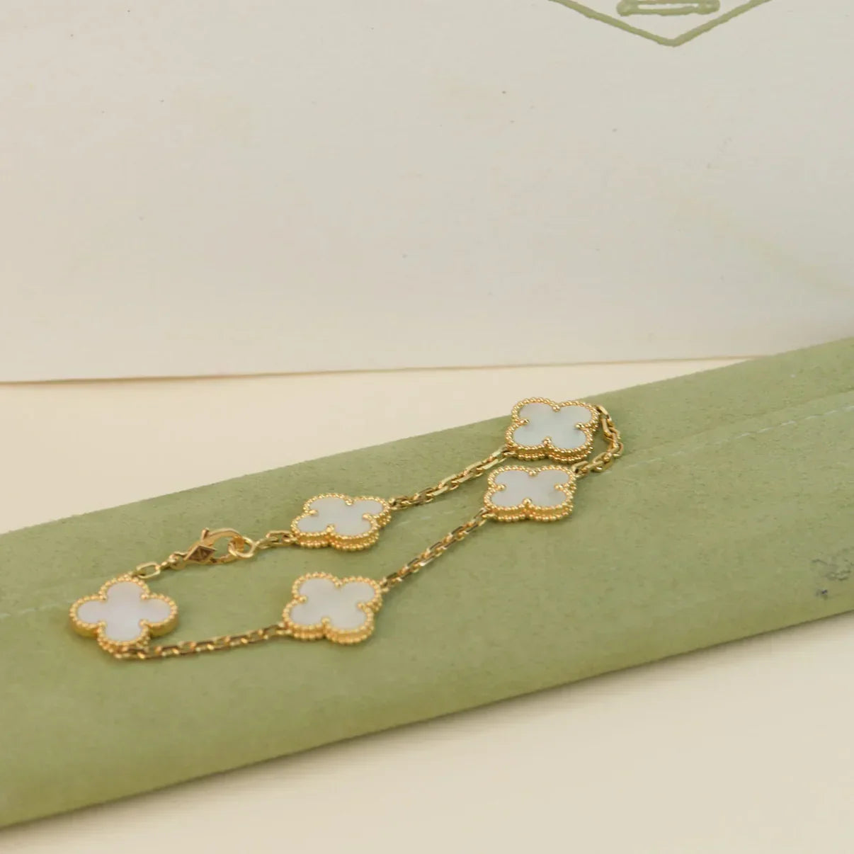 [Aurelle Style]CLOVER WHITE PEARL MOP 5 MOTIF BRACELET COLLECTION