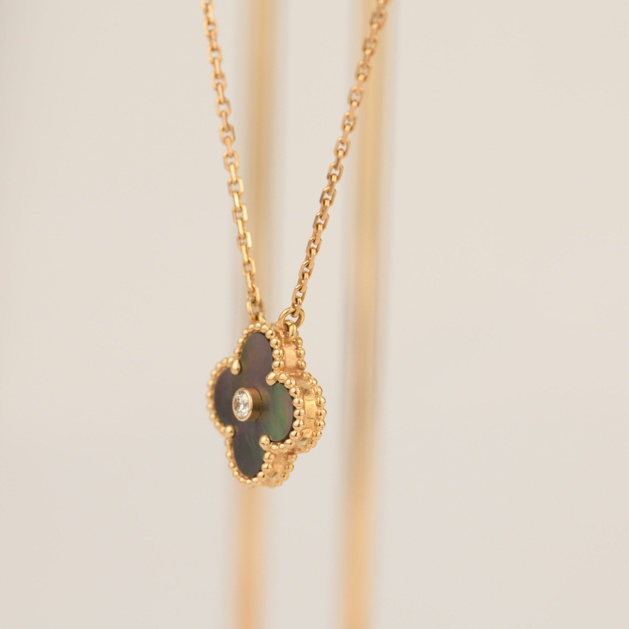 [Aurelle Style]CLOVER 15MM DIAMOND AND MOTHER-OF-GREY NECKLACE