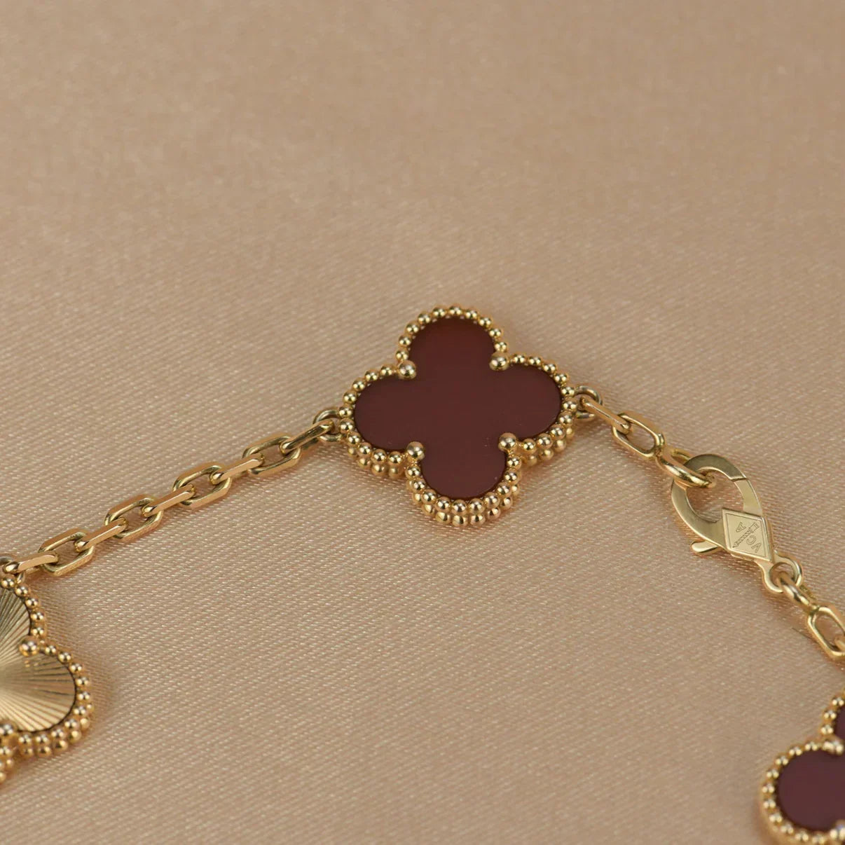 [Aurelle Style] CLOVER 5 MOTIF RED CORNELIAN BRACELET COLLECTION