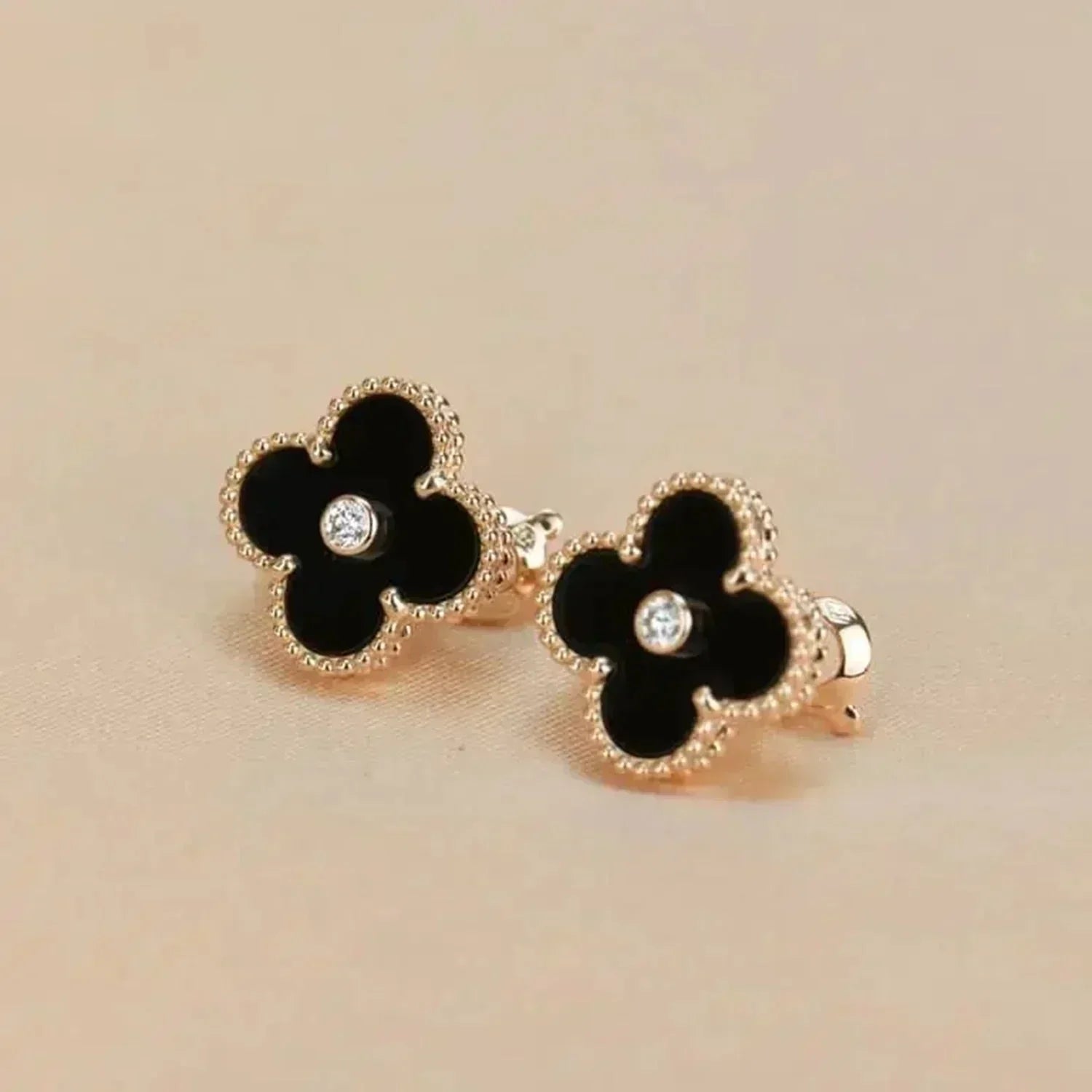 [Aurelle Style]CLOVER MEDIUM 1 MOTIFS ONYX DIAMOND EARRINGS