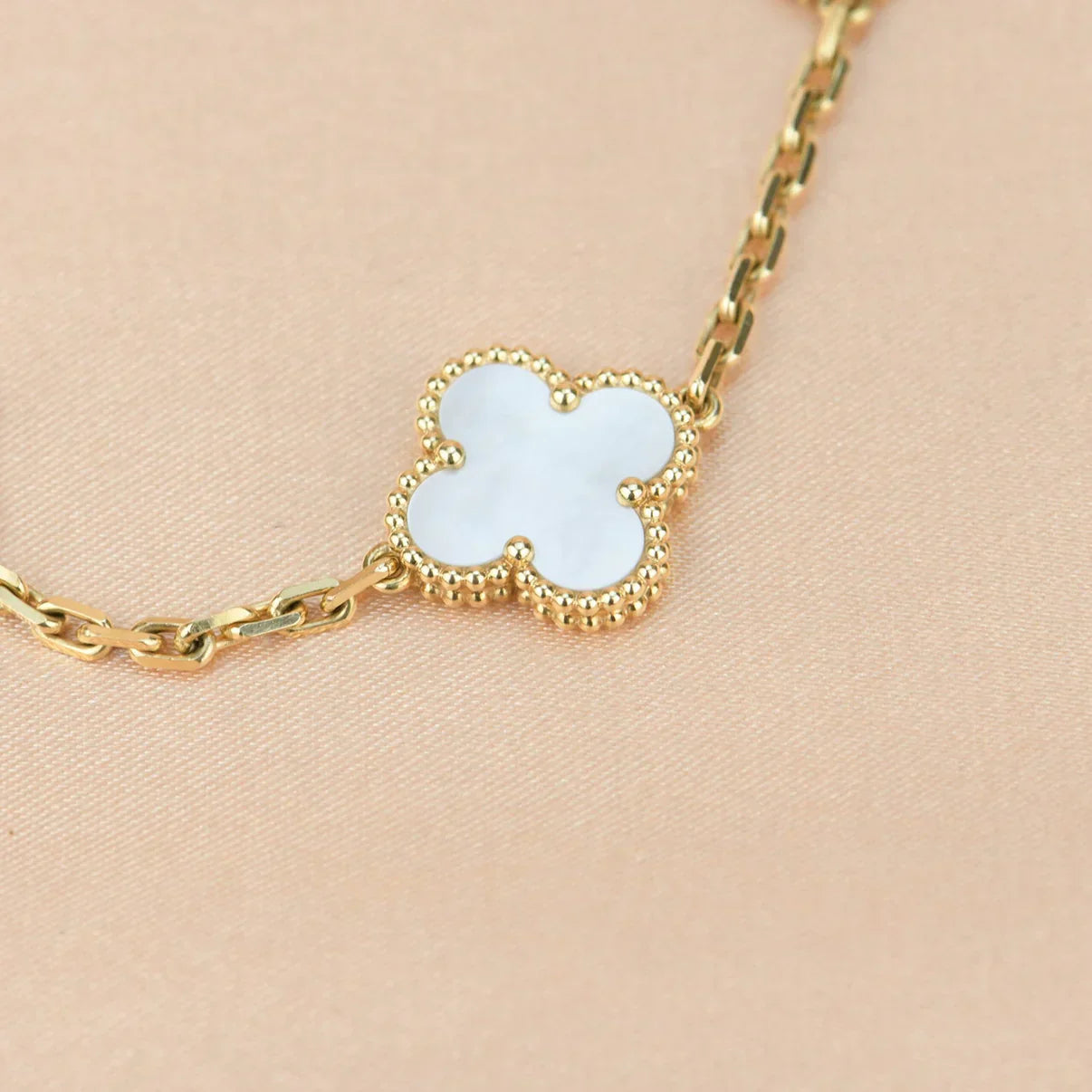 [Aurelle Style]CLOVER WHITE PEARL MOP 5 MOTIF BRACELET COLLECTION