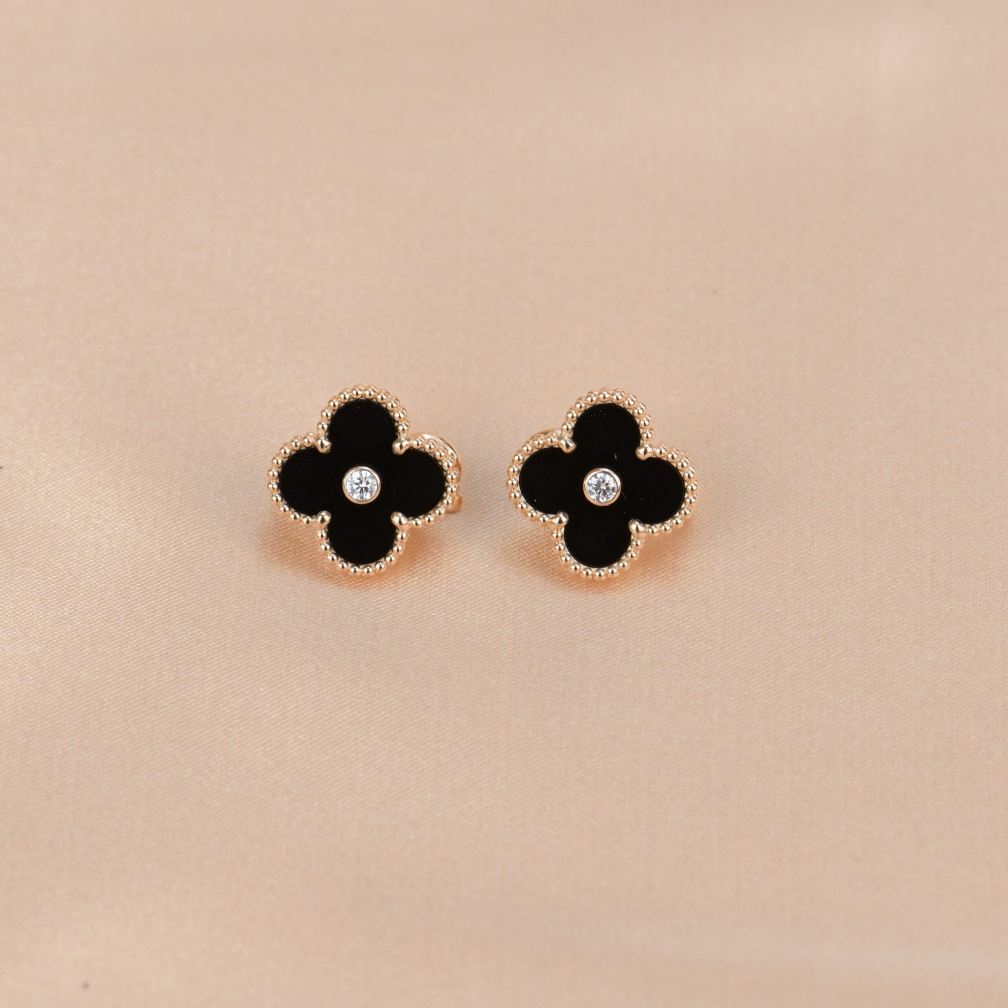 [Aurelle Style]CLOVER MEDIUM 1 MOTIFS ONYX DIAMOND EARRINGS
