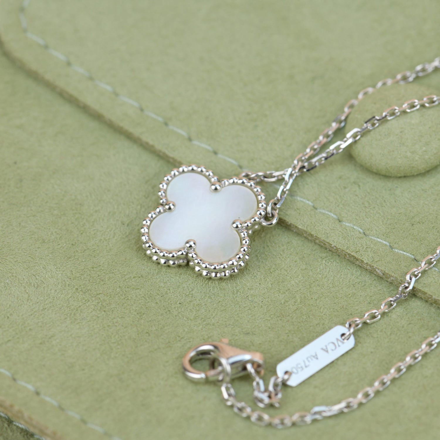 [Aurelle Style]CLOVER  15MM WHITE MOTHER-OF-PEARL SILVER