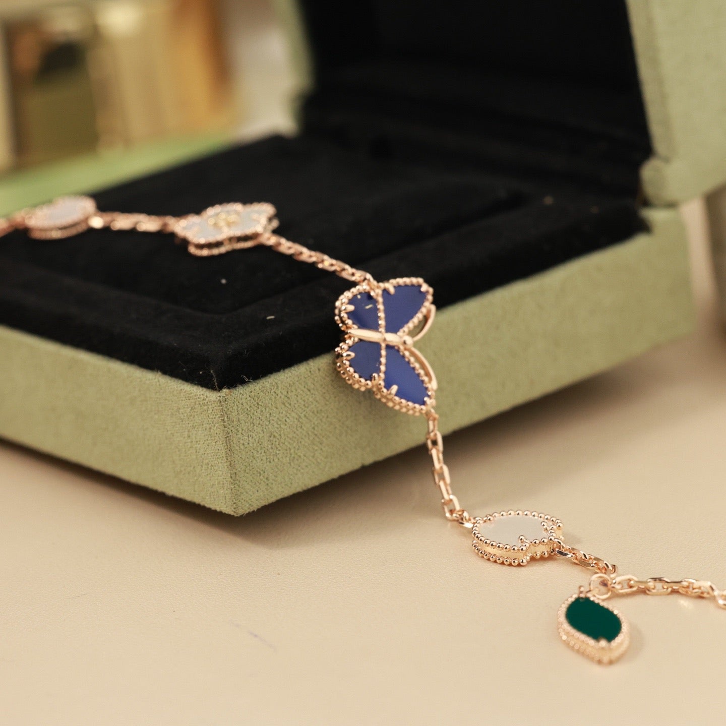 [Aurelle Style]LUCKY SPRING BUTTERFLY 5 MOTIF BRACELET