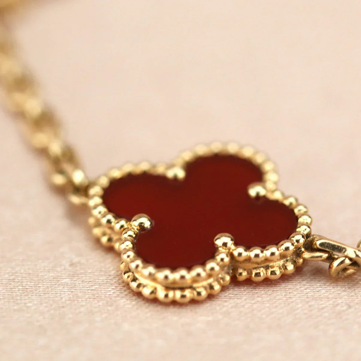 [Aurelle Style] CLOVER 5 MOTIF RED CORNELIAN BRACELET COLLECTION