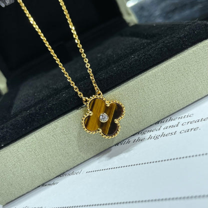 [Aurelle Style]CLOVER 15MM DIAMOND AND YELLOW TIGER'S EYE AGATE necklace