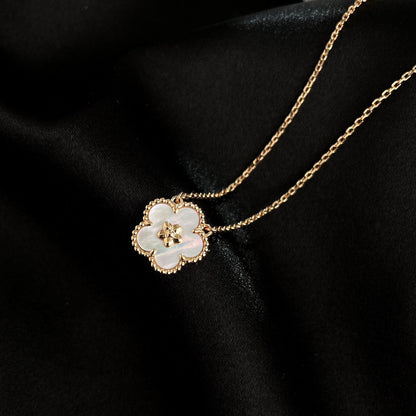[TOP]LUCKY  WHITE MOP  PLUM BLOSSOM NECKLACE