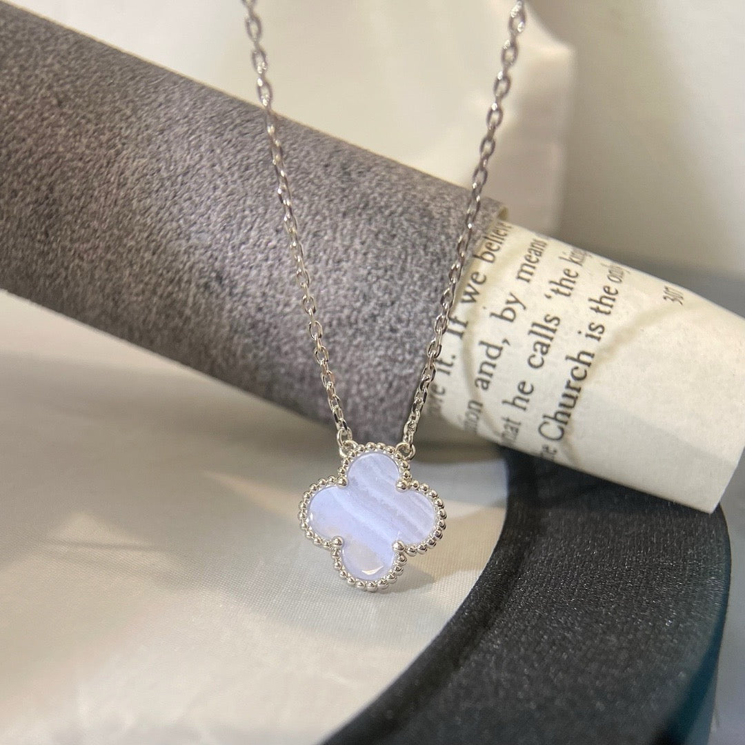 [Aurelle Style]CLOVER 15MM BLUE CHALCEDONY NECKLACE SILVER
