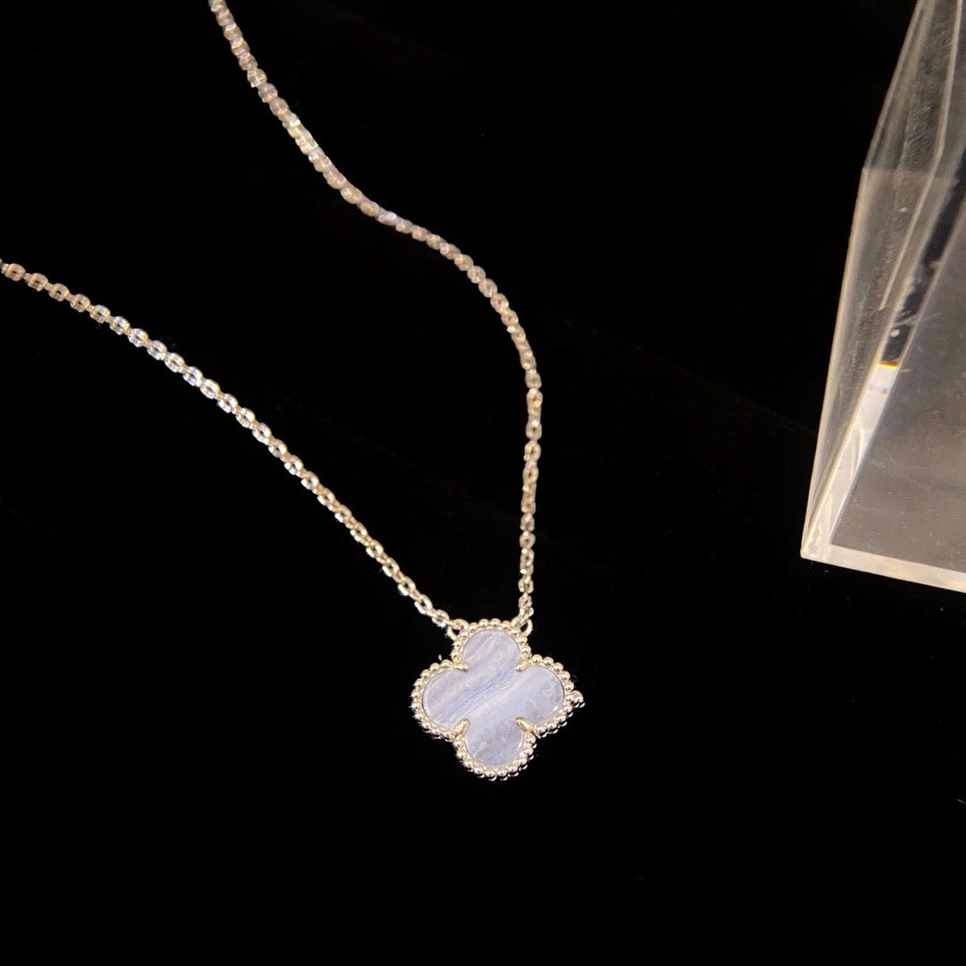 [TOP]CLOVER 15MM BLUE CHALCEDONY NECKLACE SILVER