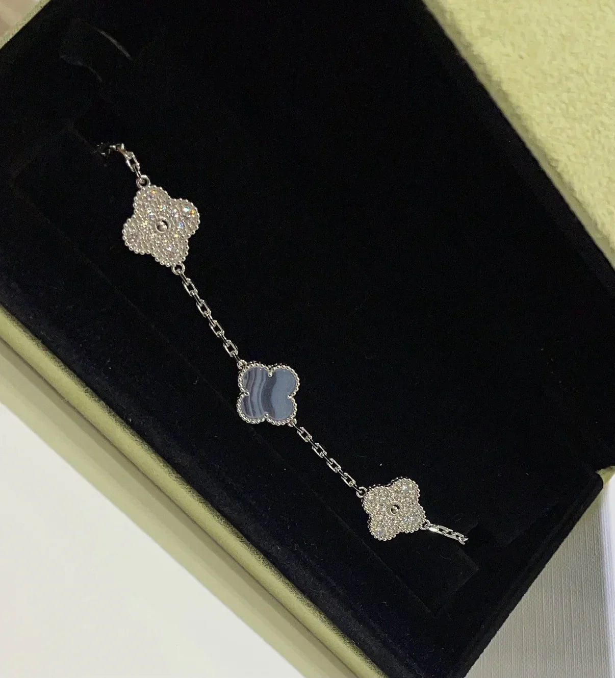 [Aurelle Style] CLOVER 5 MOTIF PURPLE CHALCEDONY BRACELET COLLECTION