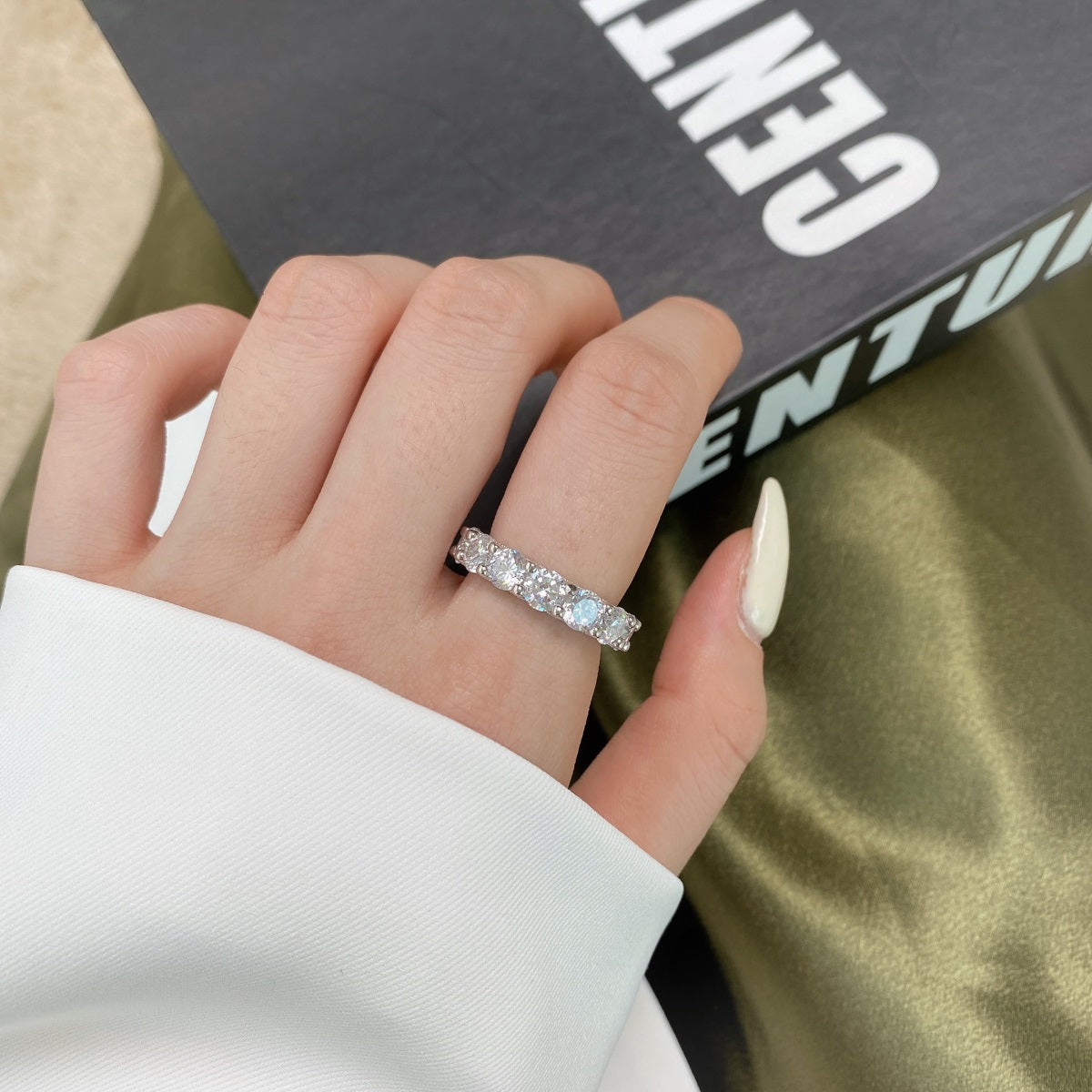 [Aurelle Style]Gorgeous Round Cut Tennis Ring