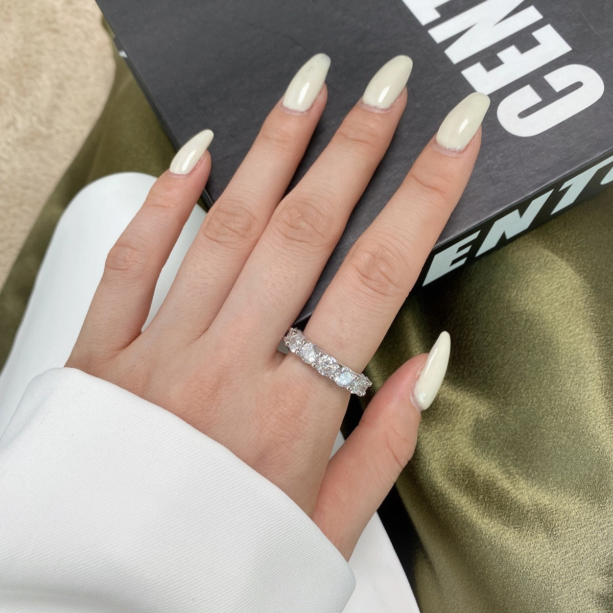 [Aurelle Style]Gorgeous Round Cut Tennis Ring