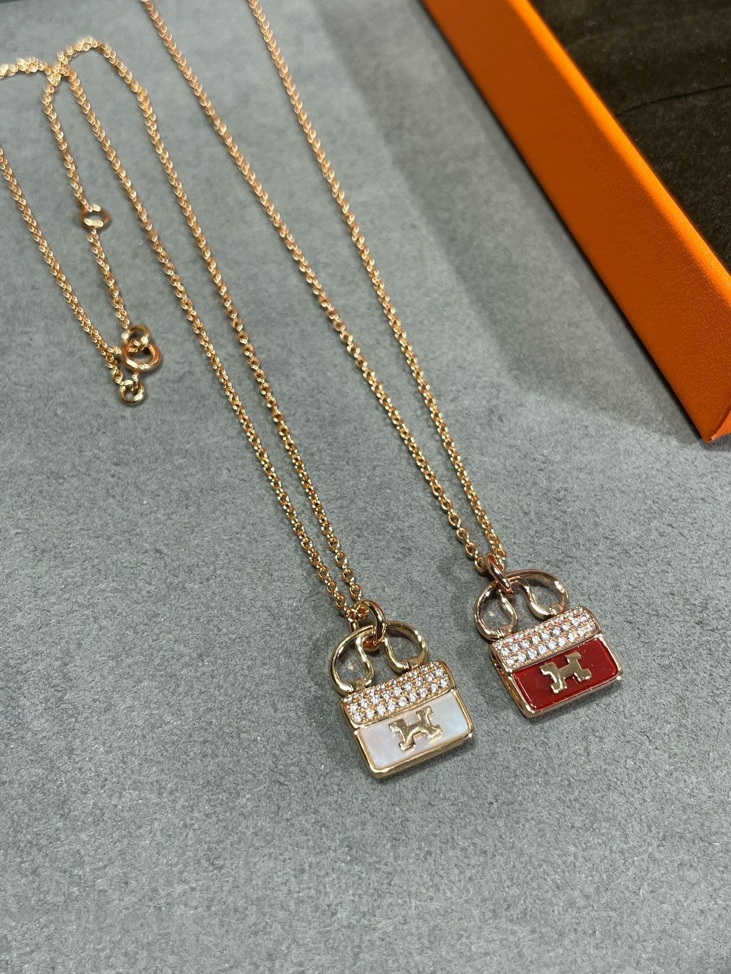 [Aurelle Style]H CIRCE MOISSANITE PENDANT NECKLACE GOLD