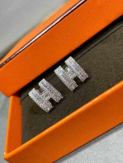[Aurelle Style]H STUD EARRINGS WITH SILVER DIAMONDS