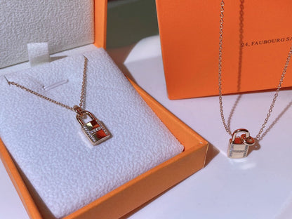 [Aurelle Style]HM ADVANCED NICHE LOCK HEAD NECKLACE DIAMONDS