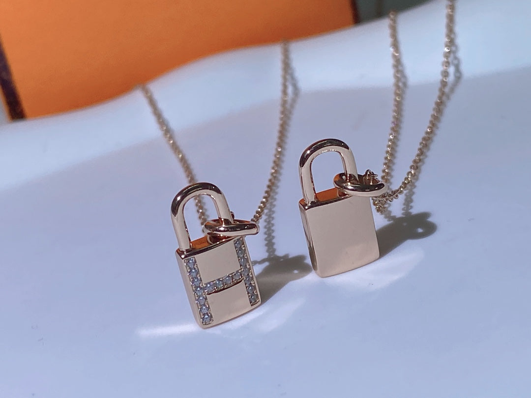 [Aurelle Style]HM ADVANCED NICHE LOCK HEAD NECKLACE DIAMONDS