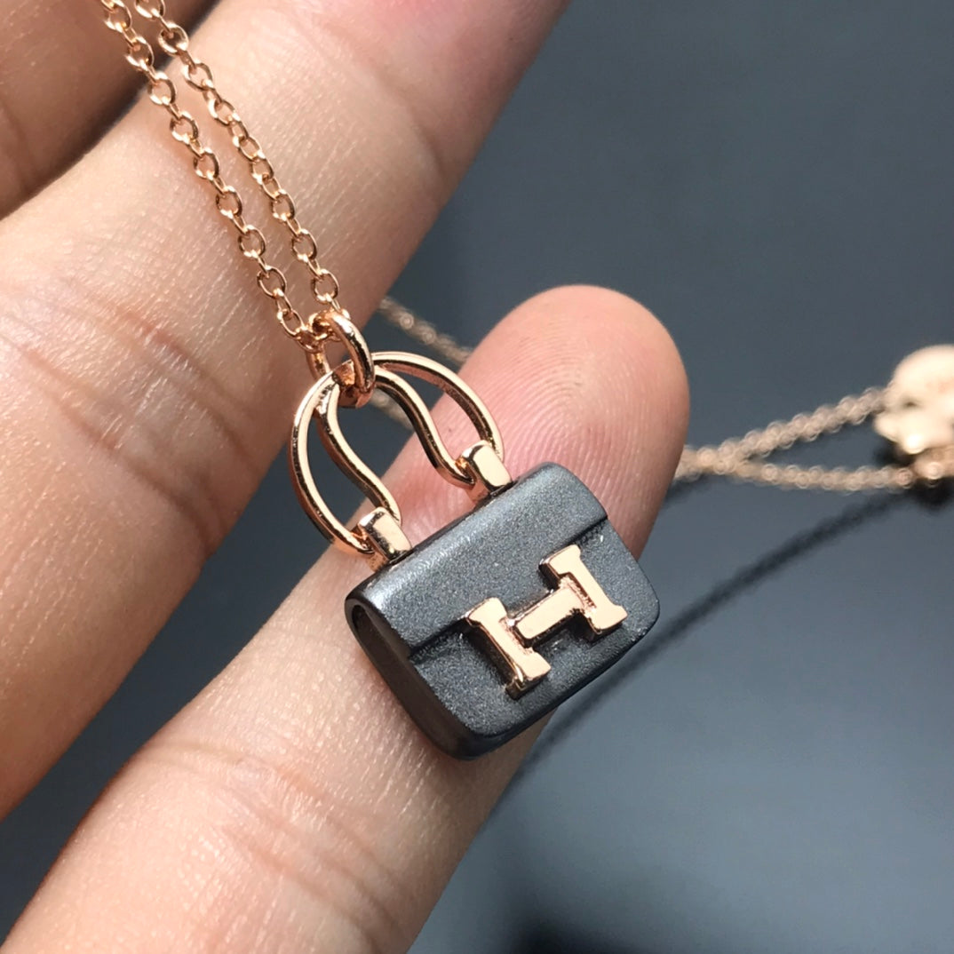 [Aurelle Style]WOMEN'S HM AMULETTES CONSTANCE PENDANT NECKLACE