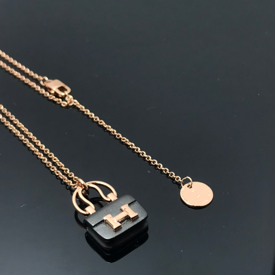 [Aurelle Style]WOMEN'S HM AMULETTES CONSTANCE PENDANT NECKLACE